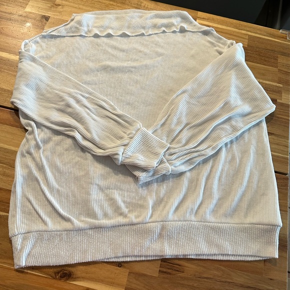 We The Free / Medium Size| Free People Cowlneck Sweater Soft. - Picture 4 of 5